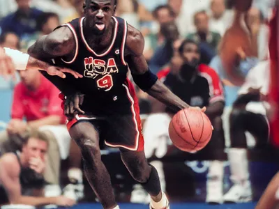 他的薪酬與 他的薪酬與